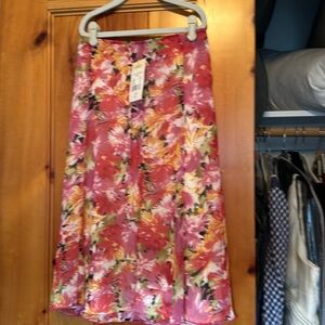 REQUIREMENT Women's Summer Multi Floral Pink Skirt  Early Bloom Size 18 NWT